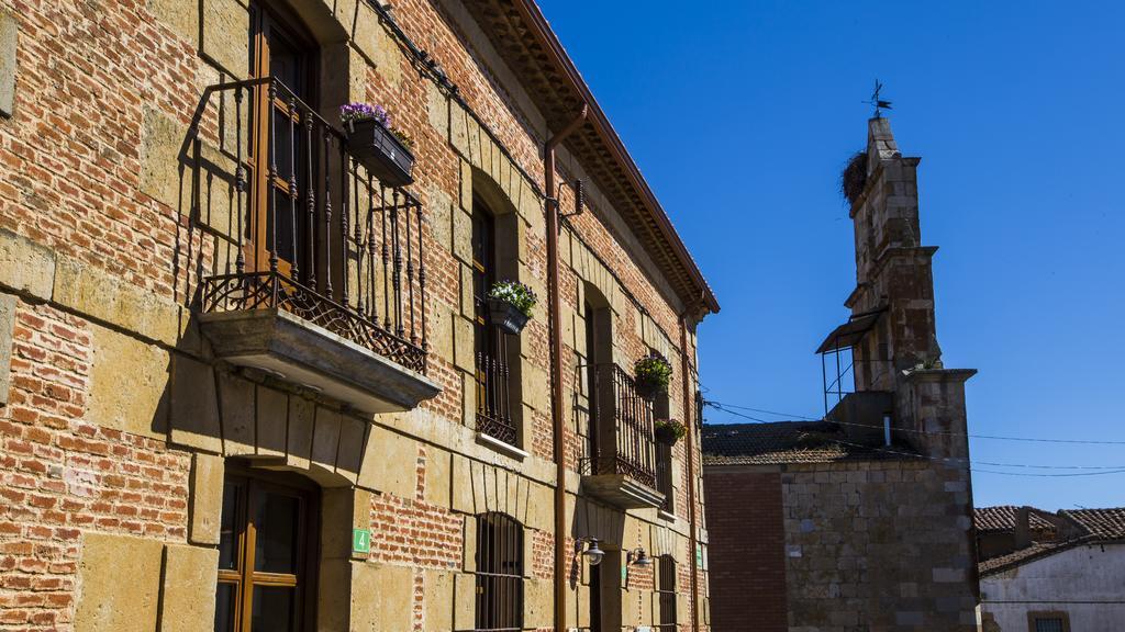 Posada Real Del Buen Camino Villanueva de Campean 외부 사진